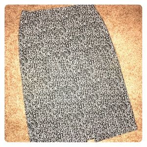 New York & Company printed pencil skirt